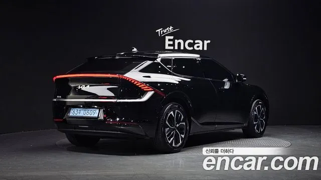 Kia EV6 2023 — фото 1