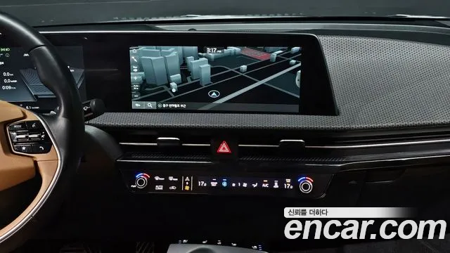 Kia EV6 2023 — фото 19