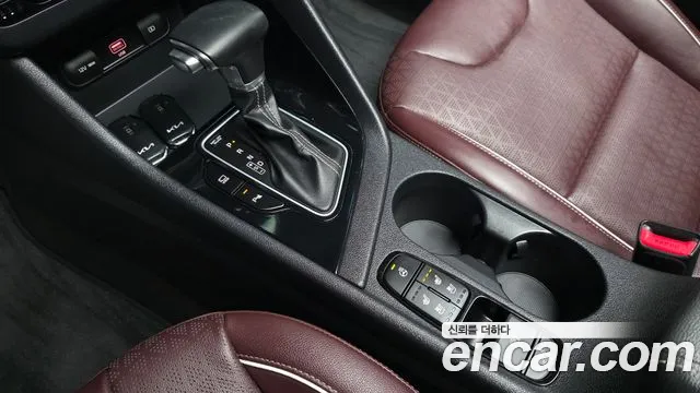 Kia Niro 2022 — фото 9