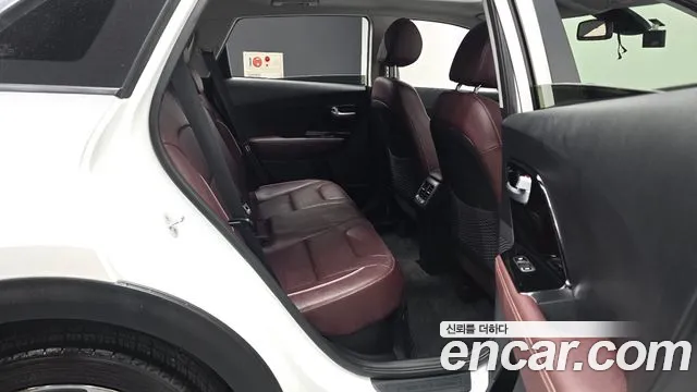Kia Niro 2022 — фото 12
