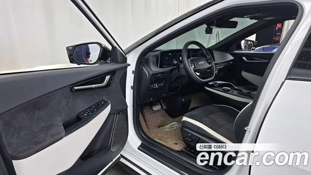 Kia EV6 2022 — фото 13