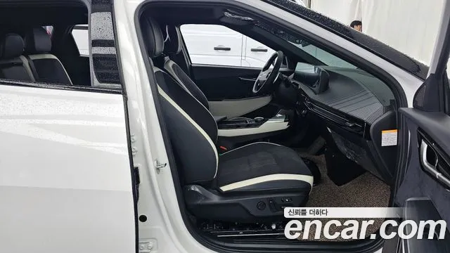 Kia EV6 2022 — фото 17