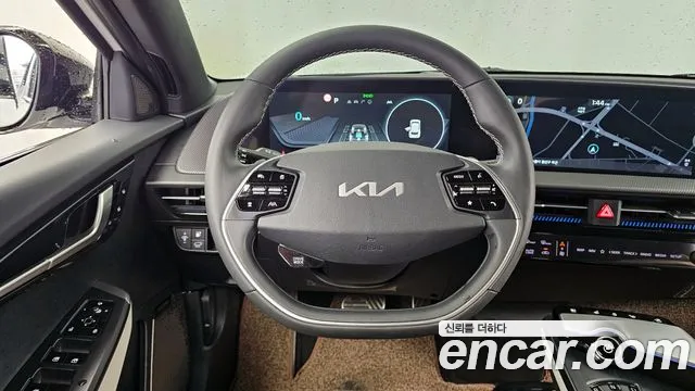 Kia EV6 2022 — фото 19