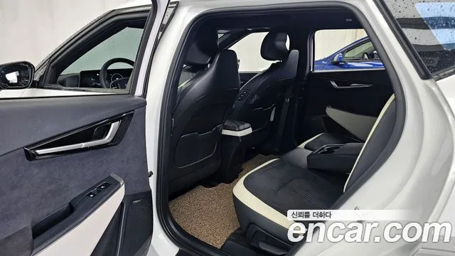Kia EV6 2022 — фото 16