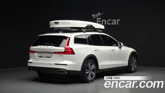 Volvo V60 2020 — фото 2