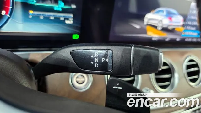 Mercedes-Benz E-Class 2019 — фото 12