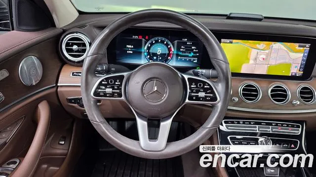 Mercedes-Benz E-Class 2019 — фото 19