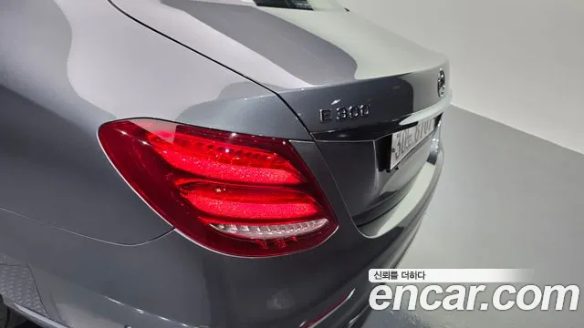Mercedes-Benz E-Class 2019 — фото 9