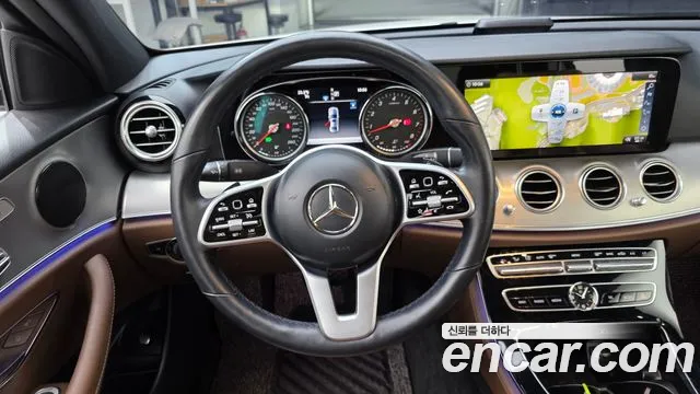 Mercedes-Benz E-Class 2019 — фото 13