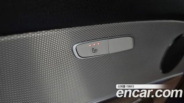 Mercedes-Benz E-Class 2019 — фото 18