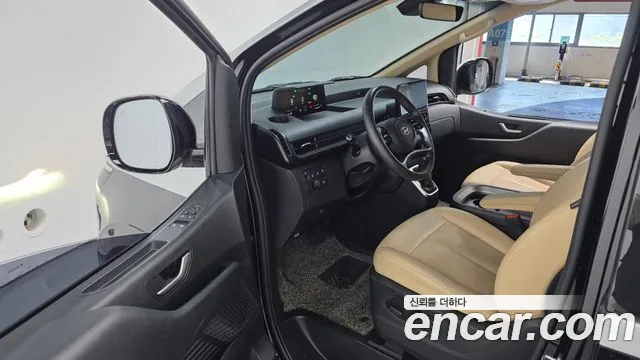 Hyundai Staria 2023 — фото 13