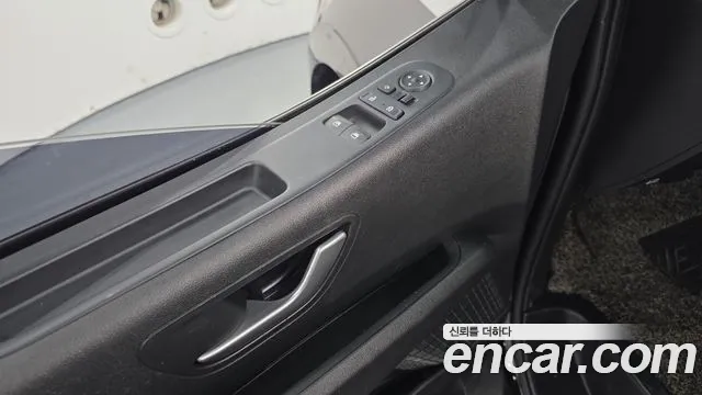 Hyundai Staria 2023 — фото 19