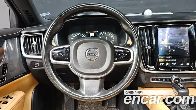 Volvo S90 2017 — фото 13