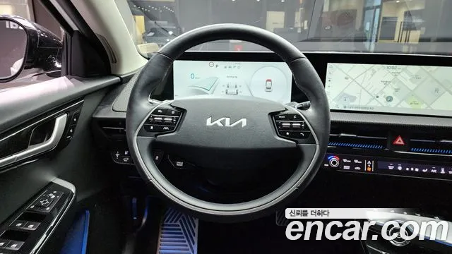 Kia EV6 2023 — фото 20