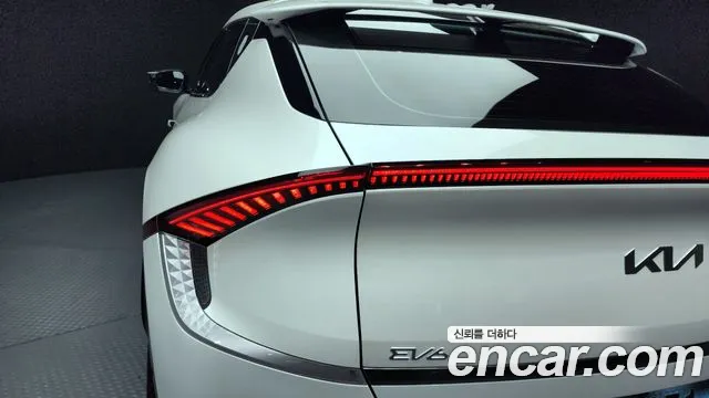 Kia EV6 2023 — фото 9