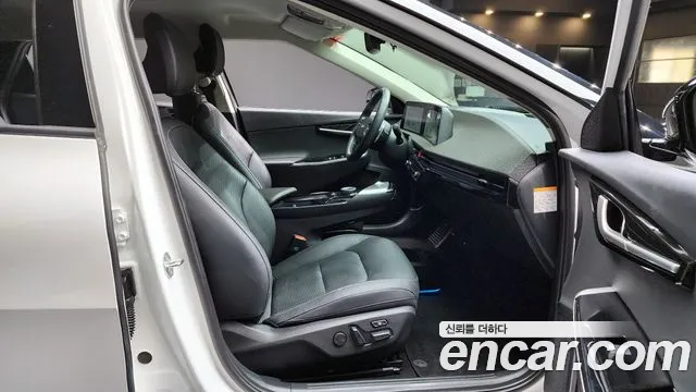 Kia EV6 2023 — фото 16