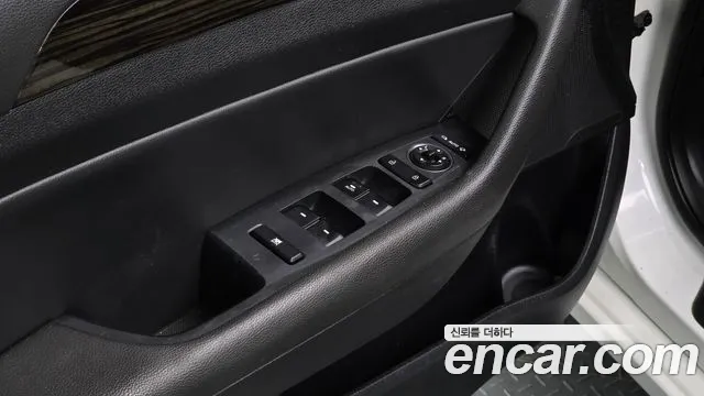 Hyundai Sonata 2016 — фото 16