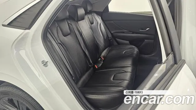 Hyundai AVANTE 2023 — фото 11