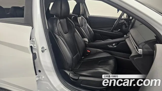 Hyundai AVANTE 2023 — фото 12