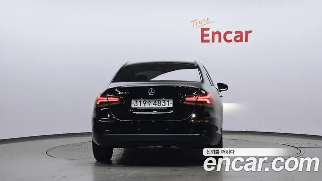 Mercedes-Benz A-Class 2020 — фото 4