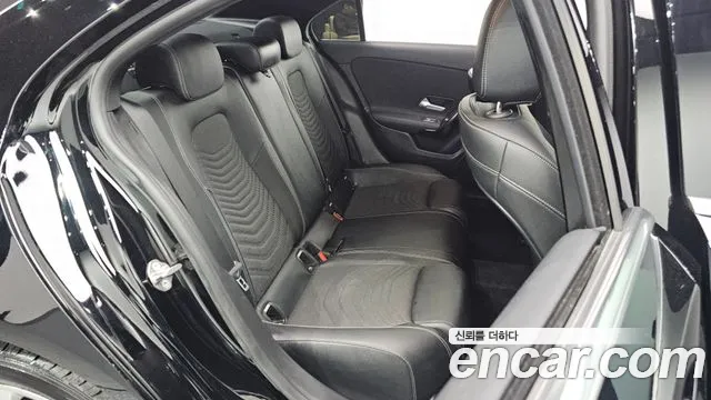 Mercedes-Benz A-Class 2020 — фото 11