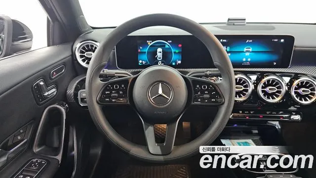 Mercedes-Benz A-Class 2020 — фото 12