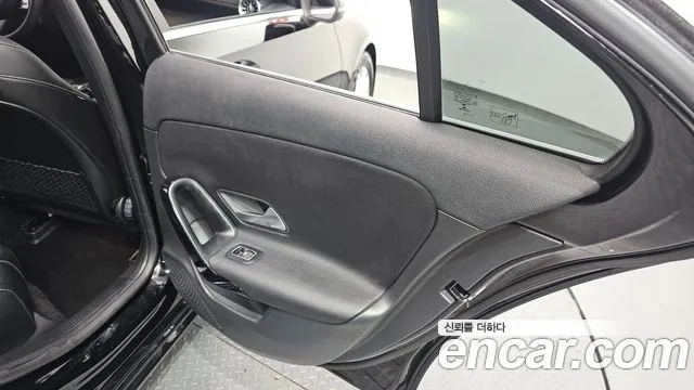 Mercedes-Benz A-Class 2020 — фото 16