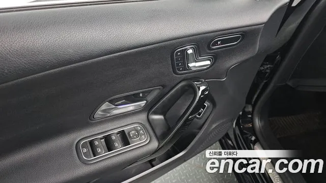Mercedes-Benz A-Class 2020 — фото 19