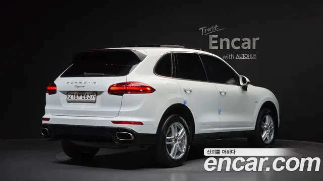 Porsche Cayenne 2016 — фото 2
