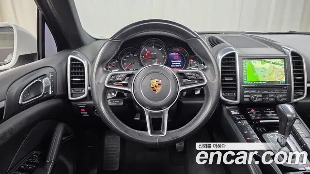 Porsche Cayenne 2016 — фото 13