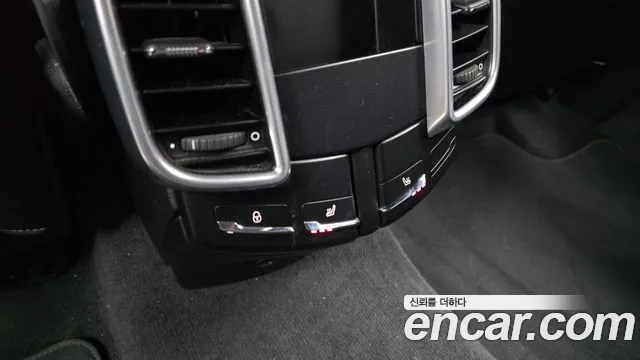 Porsche Cayenne 2016 — фото 18