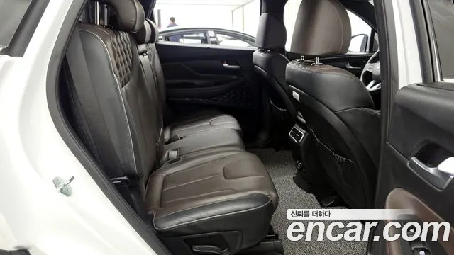 Hyundai Santafe 2023 — фото 18