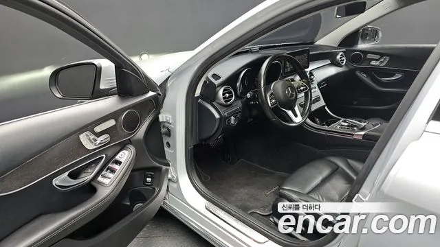 Mercedes-Benz C-Class 2019 — фото 10