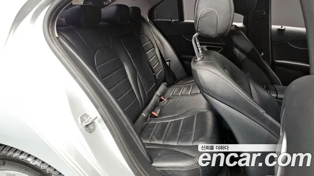 Mercedes-Benz C-Class 2019 — фото 11