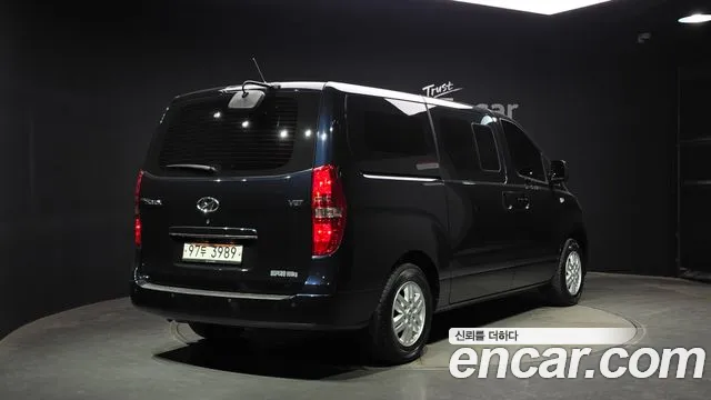 Hyundai Starex 2019 — фото 2