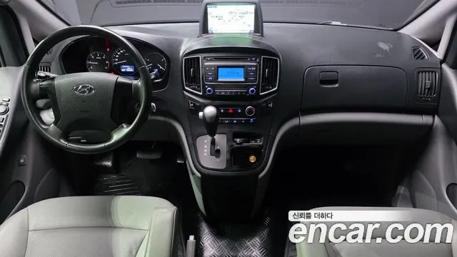Hyundai Starex 2019 — фото 10