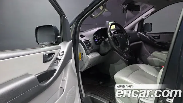 Hyundai Starex 2019 — фото 13