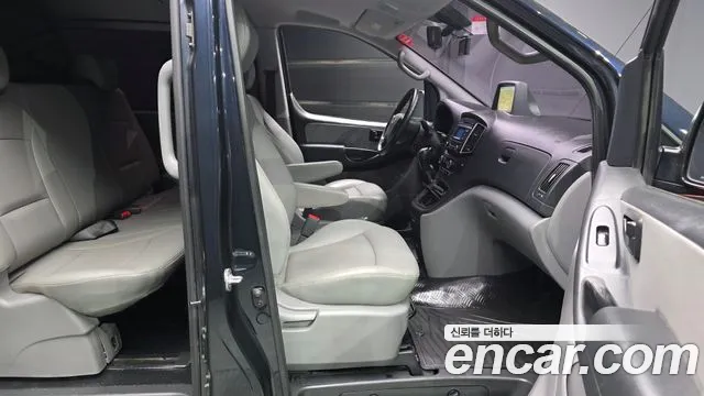 Hyundai Starex 2019 — фото 17