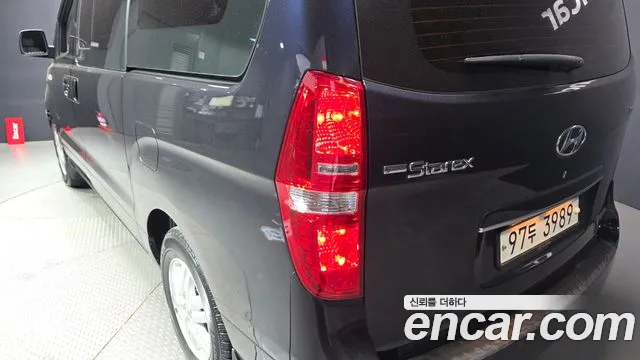 Hyundai Starex 2019 — фото 9