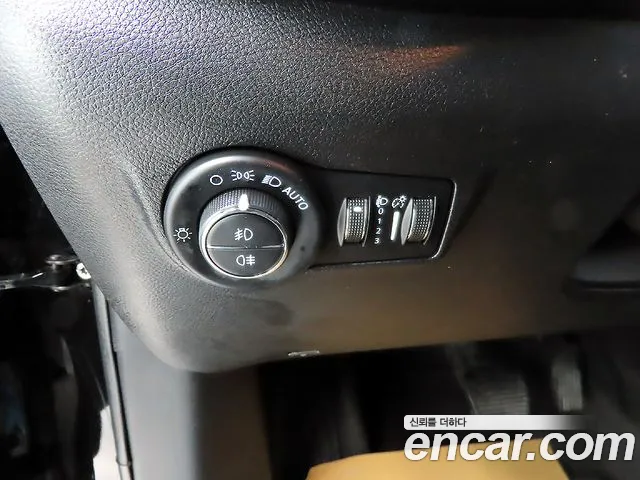 Jeep Compass 2022 — фото 13