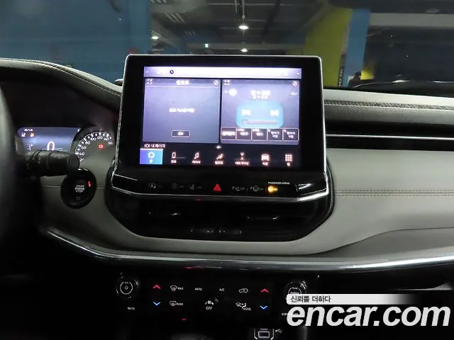 Jeep Compass 2022 — фото 18