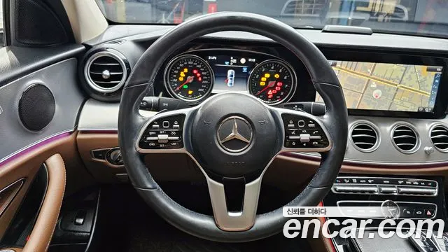 Mercedes-Benz E-Class 2019 — фото 19