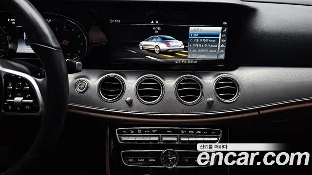 Mercedes-Benz E-Class 2019 — фото 20