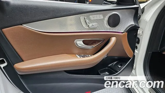 Mercedes-Benz E-Class 2019 — фото 14