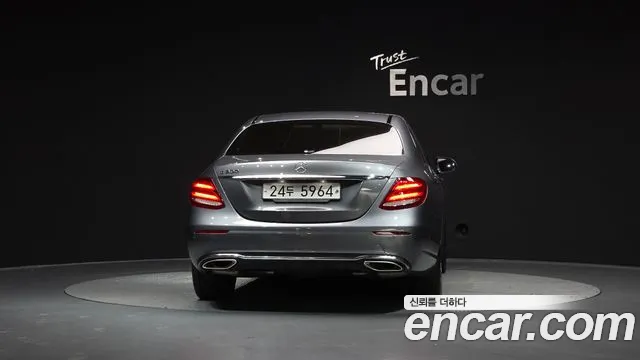 Mercedes-Benz E-Class 2019 — фото 4