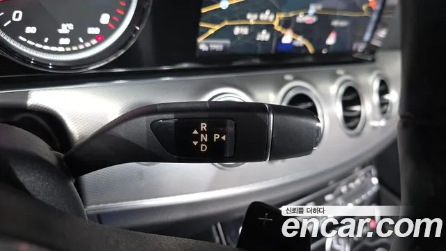 Mercedes-Benz E-Class 2019 — фото 12
