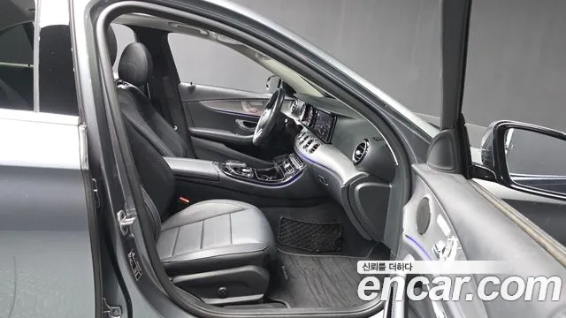 Mercedes-Benz E-Class 2019 — фото 17