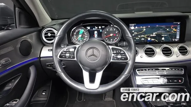 Mercedes-Benz E-Class 2019 — фото 19