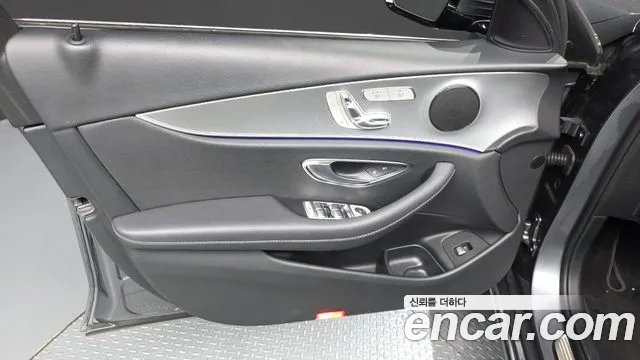 Mercedes-Benz E-Class 2019 — фото 14