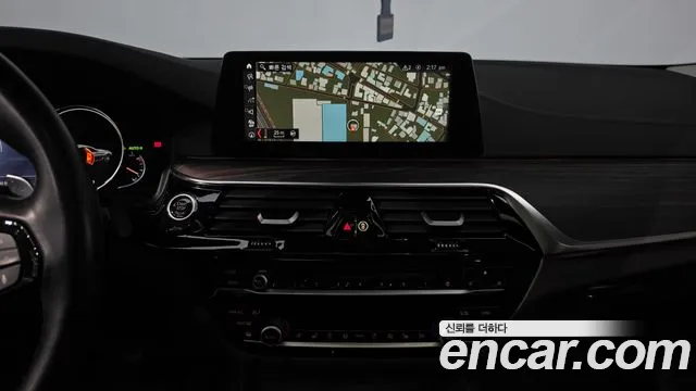 BMW 5-Series 2018 — фото 13